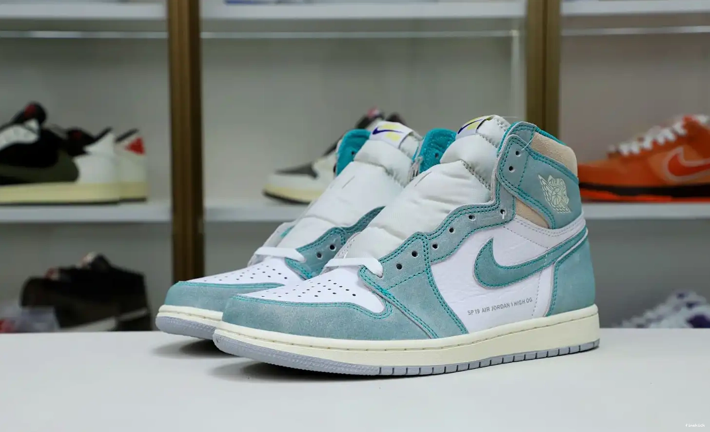HIGH AIR GREEN' 'TURBO RETRO OG JORDAN 1 0704